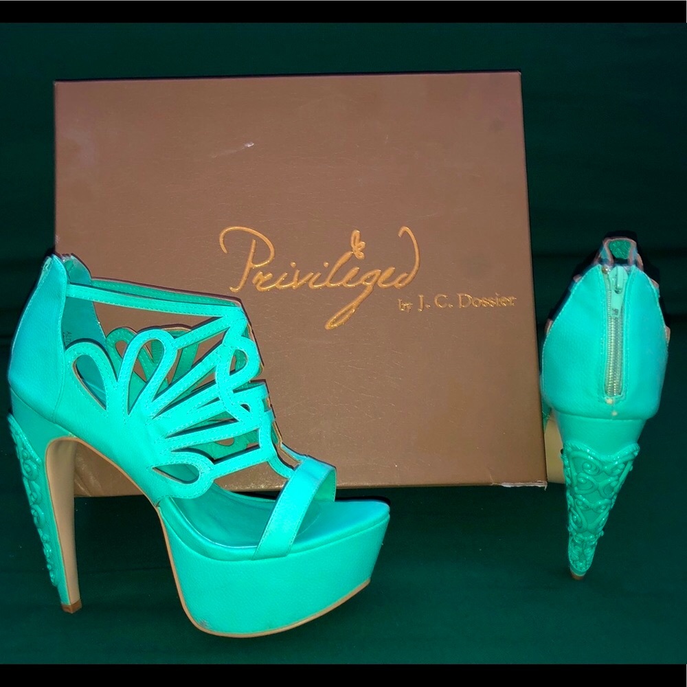 PRIVILEGED J.C. Dossier -ALTI- SEAFOAM- 6 inch Heels